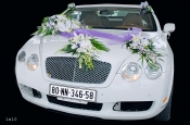 Hoa xe cưới -  Sự kết hợp của hoa địa lan trắng, tôn vẻ trong sáng, thánh thiện trong ngày cưới